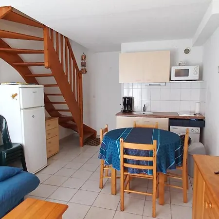 Holiday home Joli Pavillon Pour 6 Personnes A 50m De La *